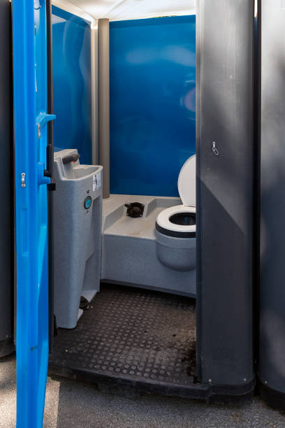 Best Porta potty rental for outdoor events  in Cleveland, FL